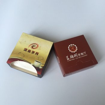 <b>茶餐廳方盒</b>